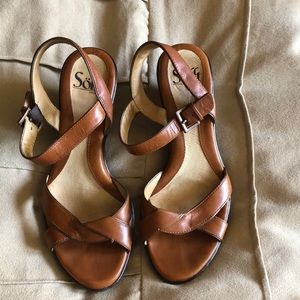 Sofft leather platform sandals